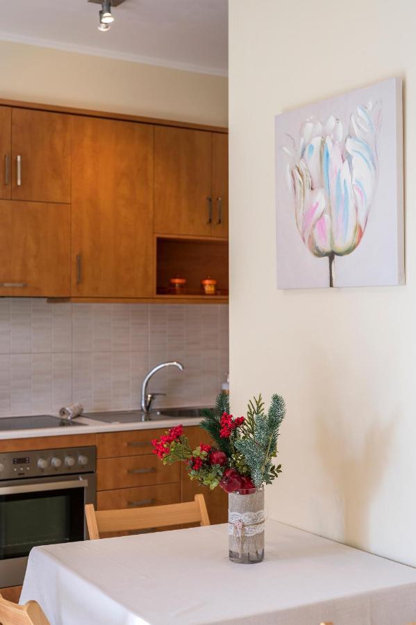 Luxury Coastal Retreat, Mountain View Balcony With Palm Trees & Parking Apartment Chania  Exterior photo